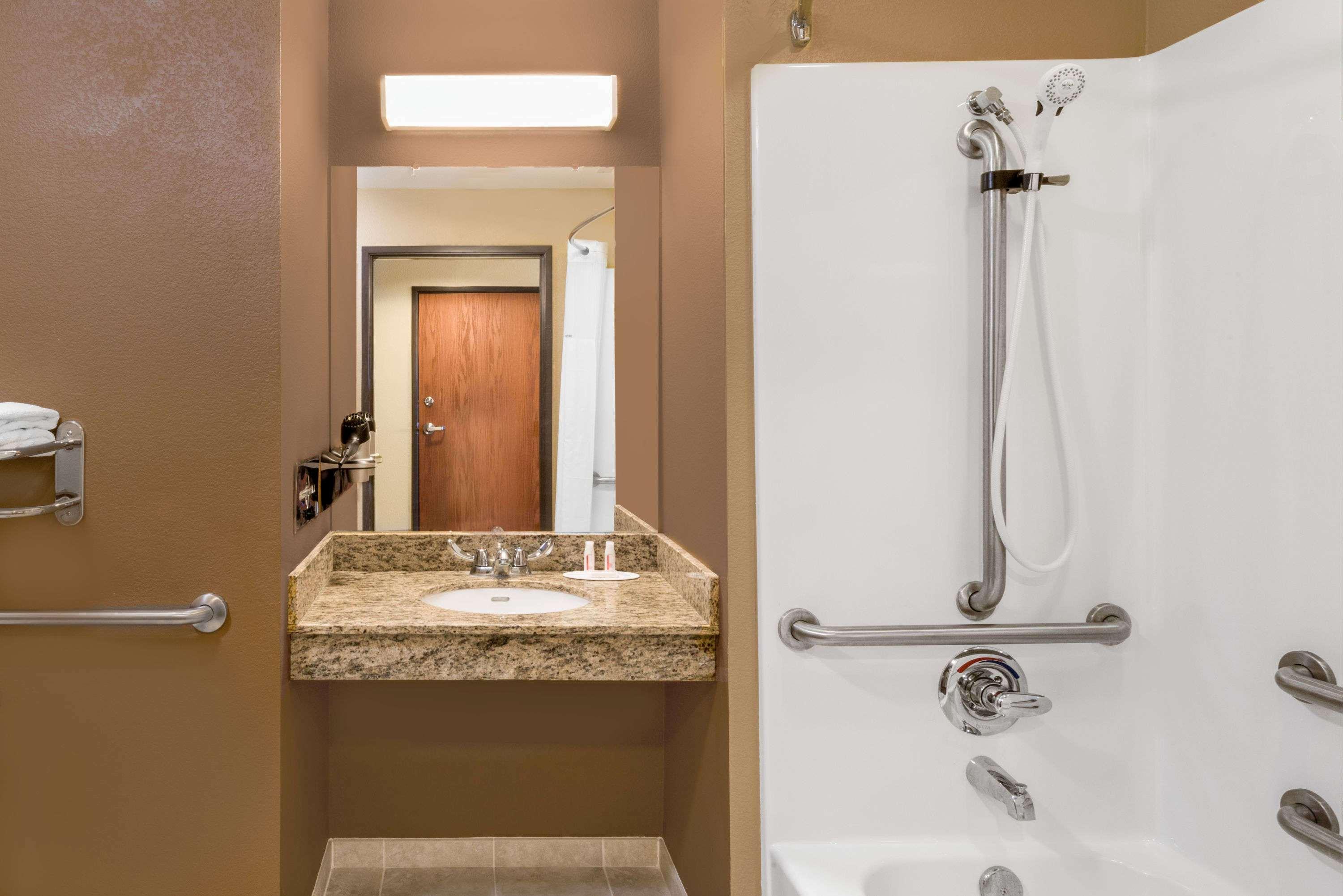 Microtel Inn & Suites By Wyndham Μίντλαντ Εξωτερικό φωτογραφία